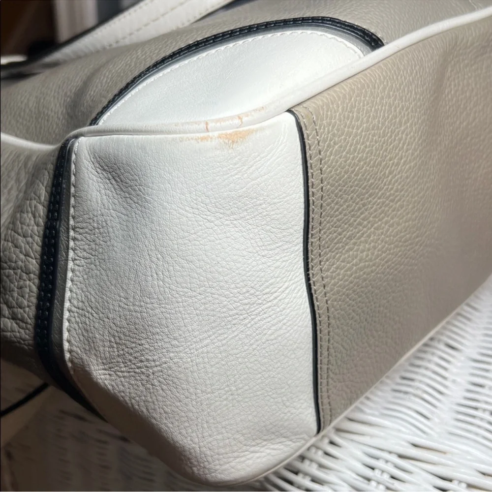 Coach Laura Spectator Tote, EUC - Picture 13 of 14